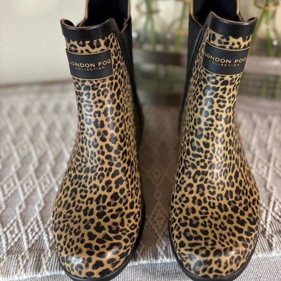 London Fog Women's Black and Tan Leopard Boots - Picture 1 of 5
